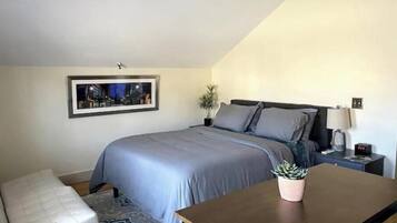 BĂŒgeleisen/BĂŒgelbrett, WLAN, BettwĂ€sche