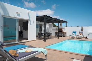 Piscine extérieure, piscine chauffée
