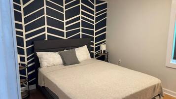 2 chambres, fer et planche à repasser, Wi-Fi, draps fournis