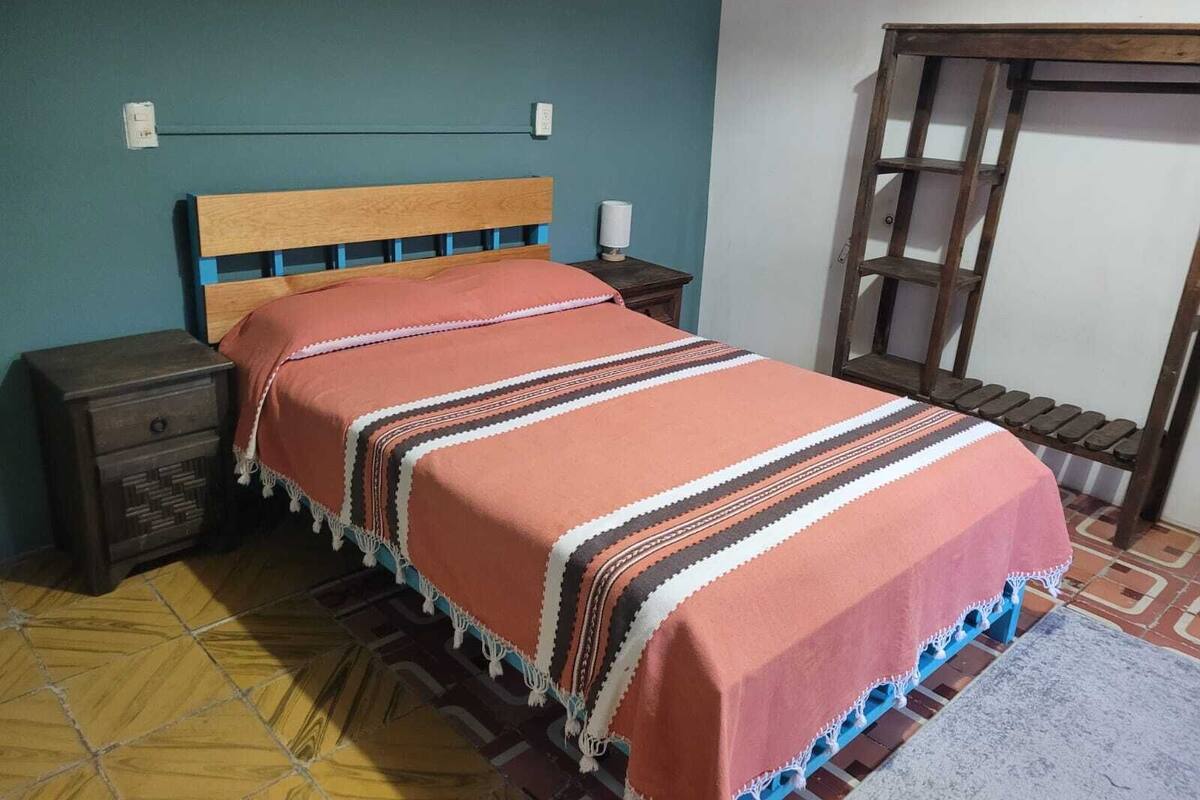 WiFi (free), bed sheets
