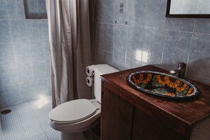 Basic Triple Room | Bathroom -  Palo Santo (San Cristóbal de las Casas)
