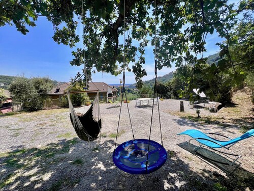 Mars, one-bedroom apartment in the hills 2 km from the sea 