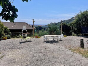 Outdoor dining - Mars, one-bedroom apartment in the hills 2 km from the sea  (Chiavari)