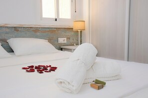 1 habitación, tabla de planchar con plancha, wifi y ropa de cama