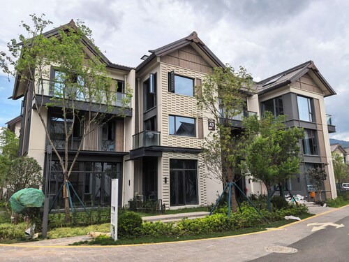 Longquan Royal Villa