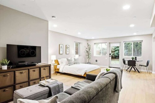 Private Guest Suite Near Downtown Camas