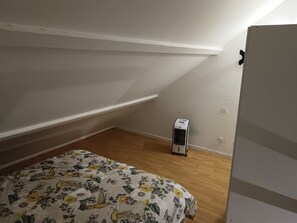 1 chambre, fer et planche à repasser, Wi-Fi, draps fournis