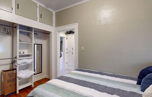 2 dormitoris, planxa i posts de planxar, wifi i roba de llit 