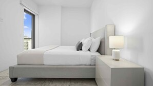 2 室のベッドルーム、アイロン / アイロン台、WiFi (無料)、ベッドシーツ