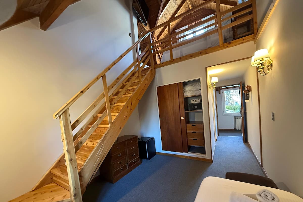 In-room safe, blackout curtains, free WiFi, bed sheets
