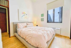 3 habitaciones, tabla de planchar con plancha, wifi y ropa de cama