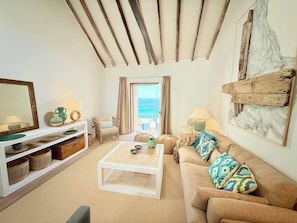 TV - CASA MALENA, Seafront with Private Pool (Las Aguas)