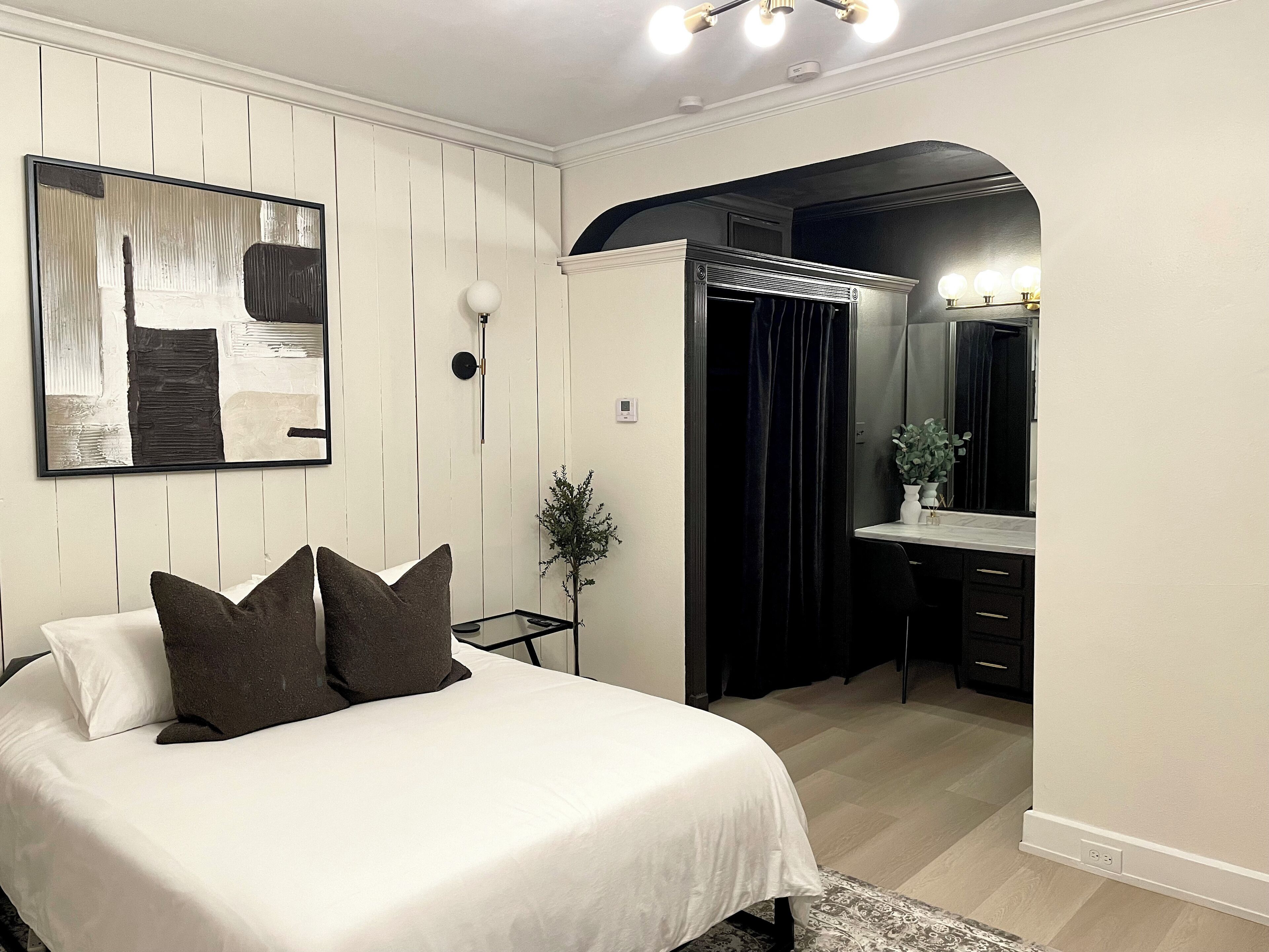 1 slaapkamer, een strijkplank/strijkijzer, gratis wifi, beddengoed