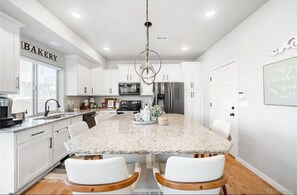 Micro-ondas, fogão, cooktop, lava-louças