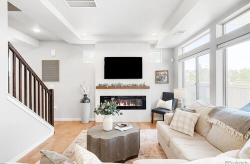 Spacious 5-bedroom house in charming Castle Rock with AC, WiFi, fitness area