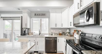 Spacious 5-bedroom house in charming Castle Rock with AC, WiFi, fitness area