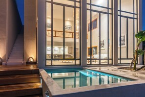 Ferienhaus (Villa 1, el espacio nos acerca al art) | Zimmersafe, kostenloses WLAN