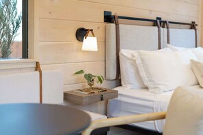 1 bedroom, WiFi, bed sheets - Scandinavian Lakeside Retreat (Camas)