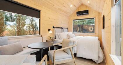 Scandinavian Lakeside Retreat