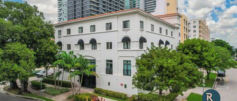 숙박 시설 정면