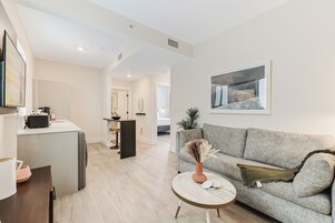 Télévision LED de 42 pouces avec chaînes numériques