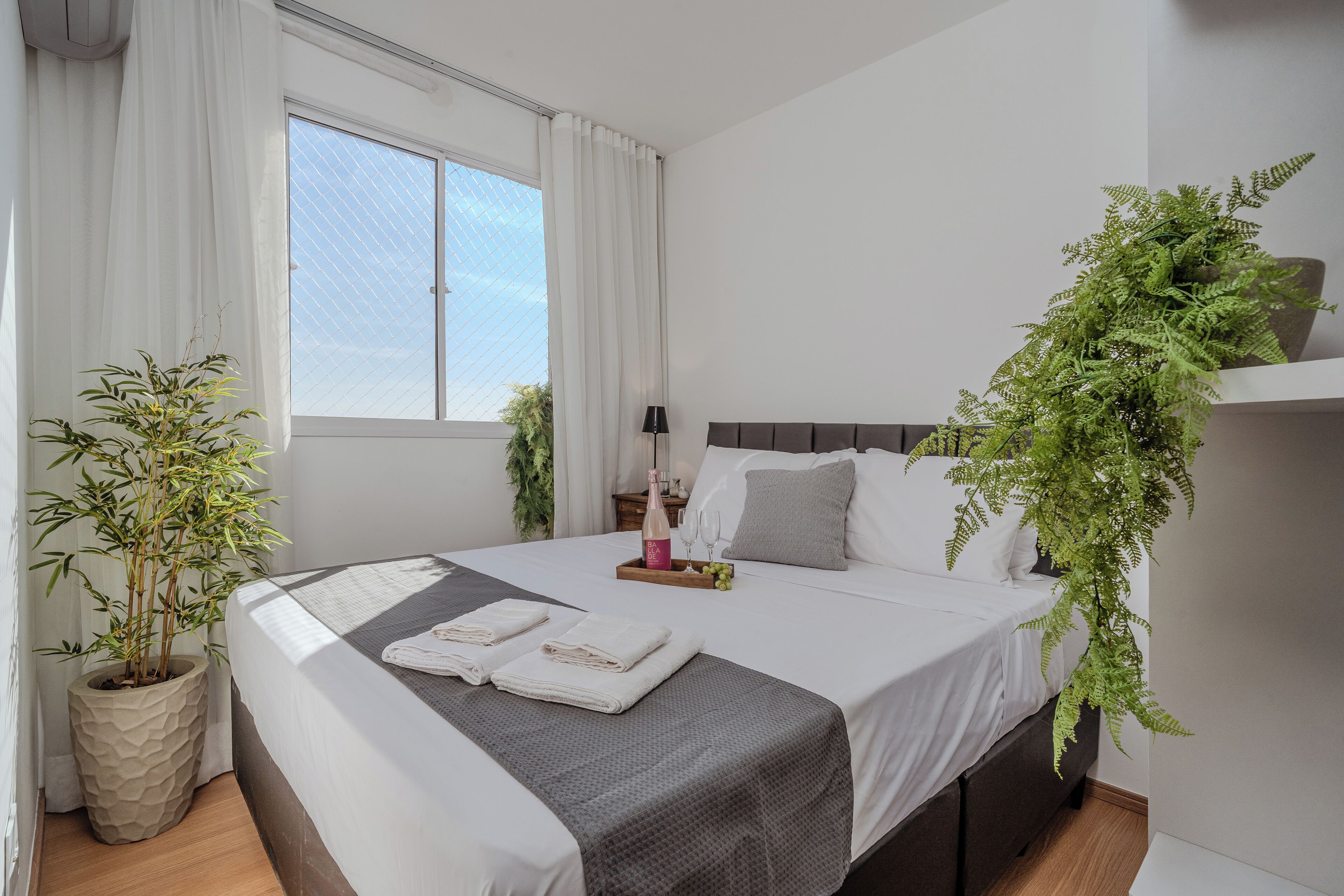 Huoneisto | 2 makuuhuonetta, kannettavalle tietokoneelle sopiva työtila