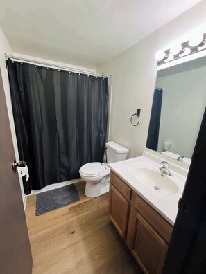 Doccia, asciugacapelli, asciugamani