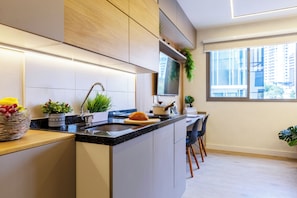 Apartment | Private kitchen - Estudio Pinheiros com piscina e academia (São Paulo)
