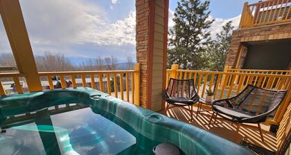 ❄️⛷️Mountain Escape Ski In/Ski Out, 4 Bdrm/Private hot tub🏂❄️