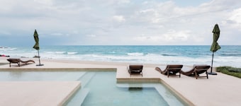 Charming 3-Bedroom Apartment facing the beatiful sea of Isla Mujeres, 