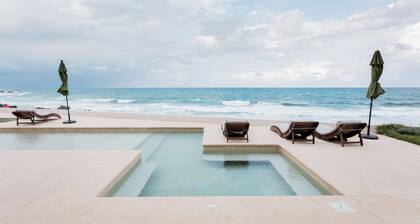 Charming 3-Bedroom Apartment facing the beatiful sea of Isla Mujeres,