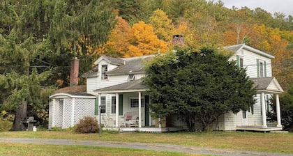 1789 Shaker Farmhouse in Berkshires/Hudson Valley