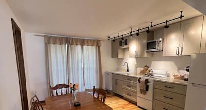 NEW RENO - Chalet-style farm loft near Tanglewood
