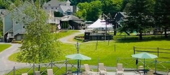 Comfortable Berkshires retreat on mtn resort, SISO