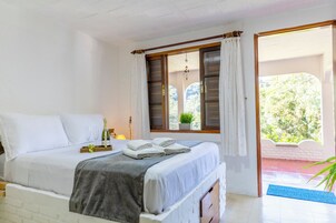 6 bedrooms, free WiFi, bed sheets