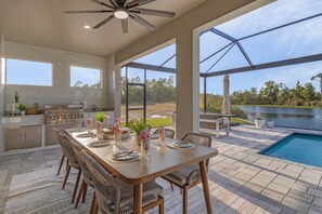 屋外ダイニングエリア