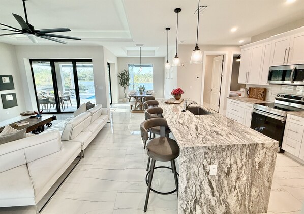 Interior - The Artis Cape Coral: Your Dream Vacation Awaits! (Cape Coral)