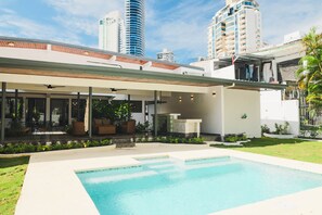 Pool - House in Punta Paitilla G11 (Panama City)