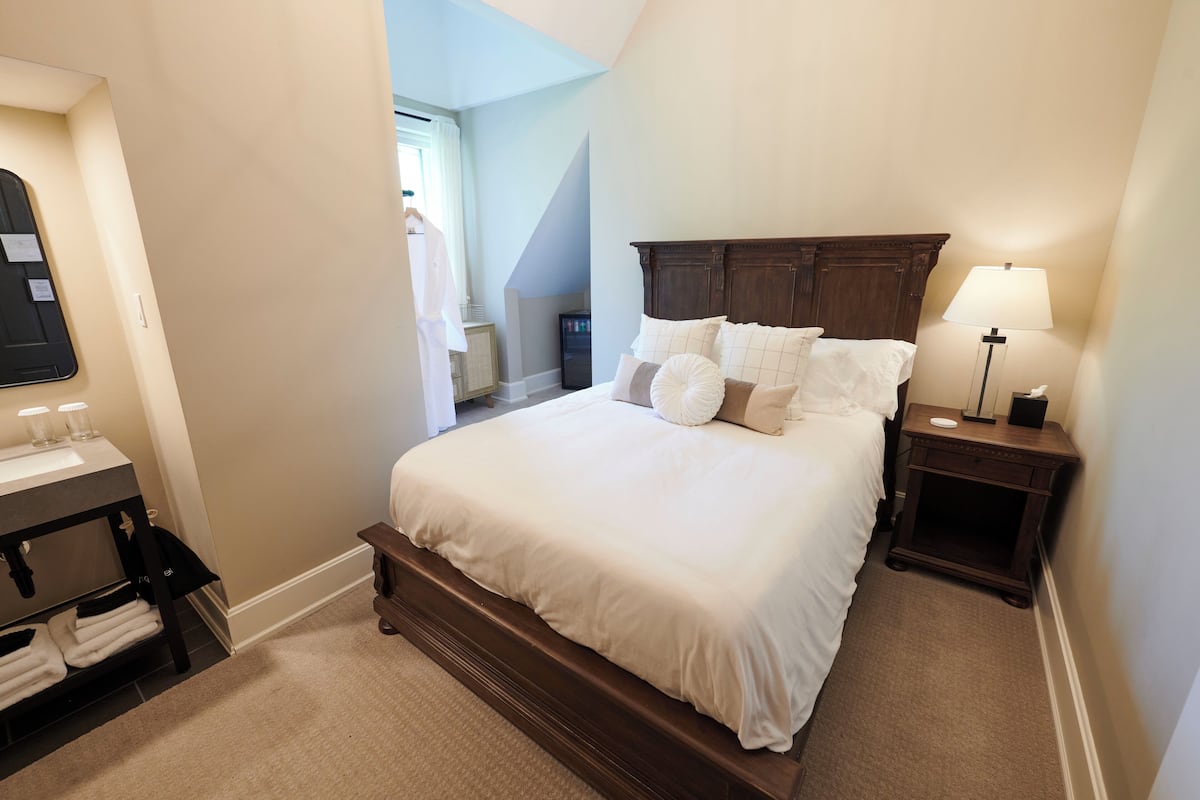 Standard Room | Free WiFi