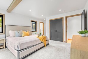 3 soverom, skrivebord, strykejern/-brett og wi-fi