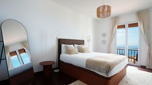 4 bedrooms, iron/ironing board, travel cot, free WiFi