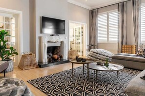 TV, fireplace, offices