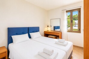 2 bedrooms, iron/ironing board, WiFi, bed sheets
