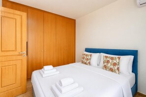 2 habitaciones, tabla de planchar con plancha, wifi y ropa de cama