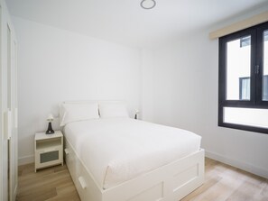 1 chambre, fer et planche Ă repasser, Wi-Fi gratuit, draps fournis