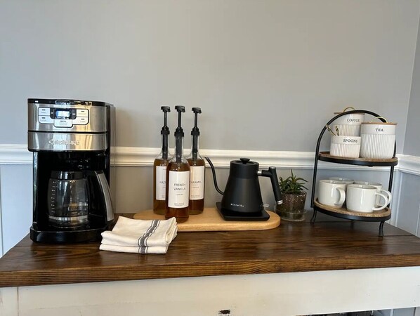 Interior - Hot Tub Hideaway (Nashville)