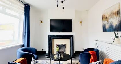 Charming Worsley Home w/ parking