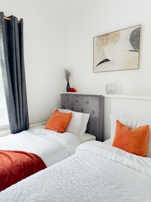 3 sovrum, strykjärn/strykbräda, gratis wi-fi och sängkläder