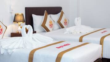 Premium bedding, minibar, free WiFi, bed sheets