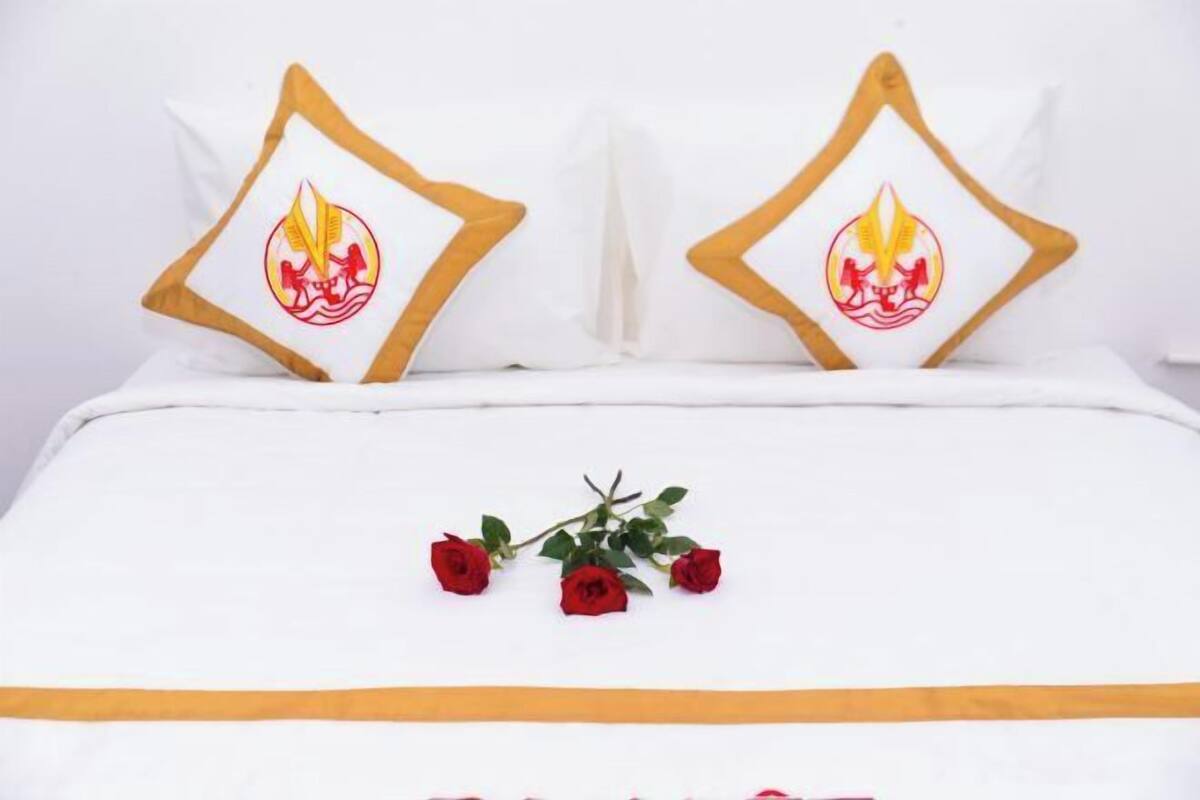 1 bedroom, premium bedding, minibar, free WiFi